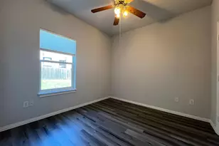 746 Carroll Ln, Lewisville, TX 75067 - Photo 16