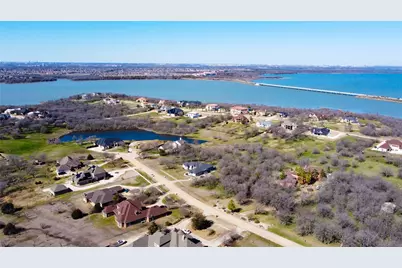 1019 Lighthouse Court, Grand Prairie, TX 75104 - Photo 4