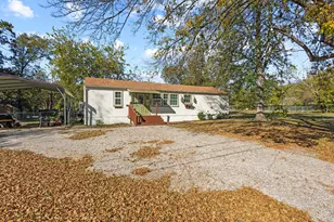 105 Reich St, Bonham, TX 75418 - Photo 2