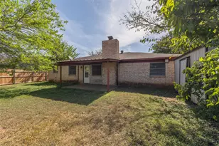504 S Colonial Dr, Cleburne, TX 76033 - Photo 28