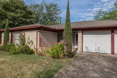 504 S Colonial Drive, Cleburne, TX 76033 - Photo 4