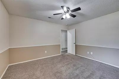 504 S Colonial Drive, Cleburne, TX 76033 - Photo 20