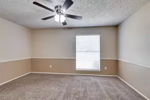 504 S Colonial Dr, Cleburne, TX 76033 - Photo 22