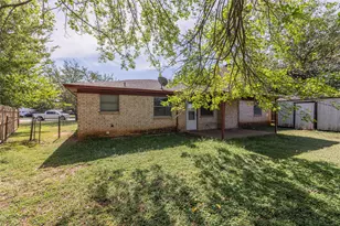 504 S Colonial Dr, Cleburne, TX 76033 - Photo 30