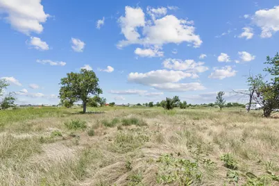 402 Sunflower Drive, Valley View, TX 76272 - Photo 10