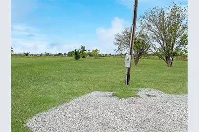 402 Sunflower Drive, Valley View, TX 76272 - Photo 16