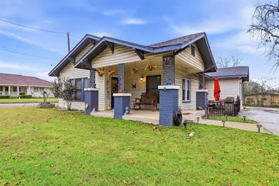 618 Granbury Street, Cleburne, TX 76033 - Photo 2