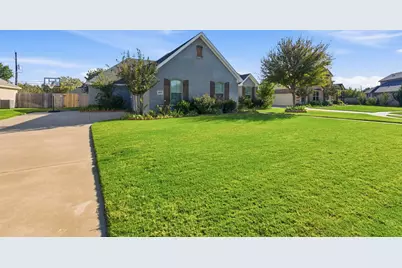 1617 Hawthorne Street, Cleburne, TX 76033 - Photo 6