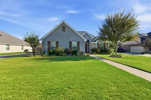 1617 Hawthorne St, Cleburne, TX 76033 - Photo 4