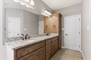 1617 Hawthorne St, Cleburne, TX 76033 - Photo 32