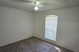 837 W Wintergreen Road W, Lancaster, TX 75134 - Photo 6