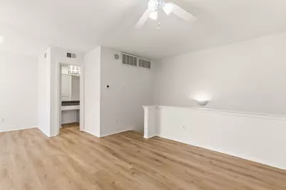 5757 E University Boulevard #26D, Dallas, TX 75206 - Photo 12