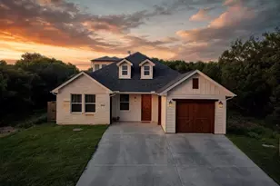 5609 San Jacinto Dr, Granbury, TX 76048 - Photo 1