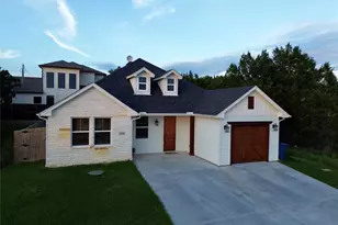 5609 San Jacinto Dr, Granbury, TX 76048 - Photo 2