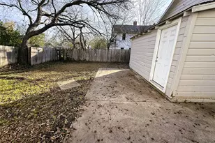402 W 4th St, Kaufman, TX 75142 - Photo 18