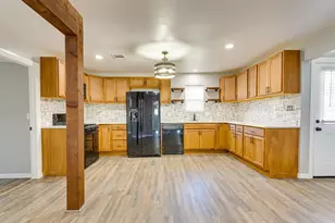 2725 Livingston Ave, Fort Worth, TX 76110 - Photo 10