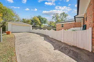 11706 Cimarec St, Dallas, TX 75218 - Photo 24