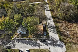 625 Denison St, Gainesville, TX 76240 - Photo 2