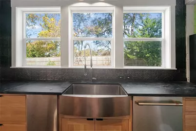 301 E Santa Fe Street, Farmersville, TX 75442 - Photo 12