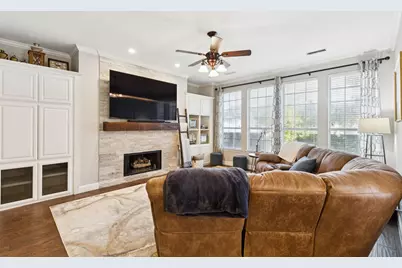 1060 Rosewood Drive, Grapevine, TX 76051 - Photo 10