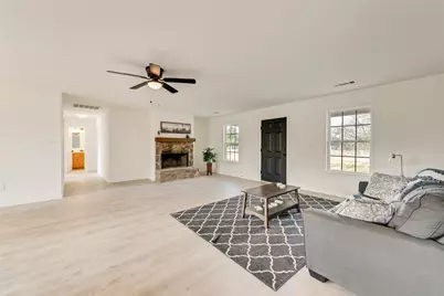 5828 Thousand Oaks Drive, Joshua, TX 76058 - Photo 4