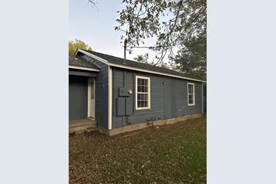 140 Lopez Street, Bellmead, TX 76705 - Photo 2