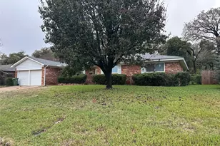 532 Plainview Dr, Hurst, TX 76054 - Photo 2