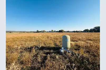 21 Kenzi Drive, Mineral Wells, TX 76067 - Photo 2