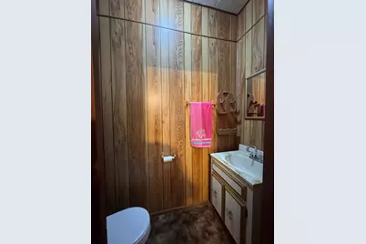 401 Vaughn Street, Burkburnett, TX 76354 - Photo 18