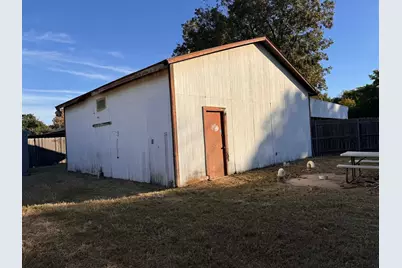 401 Vaughn Street, Burkburnett, TX 76354 - Photo 22