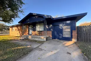 401 Vaughn St, Burkburnett, TX 76354 - Photo 2