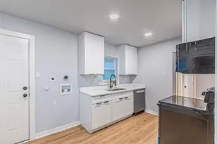 1216 Greenbrier Dr, River Oaks, TX 76114 - Photo 4