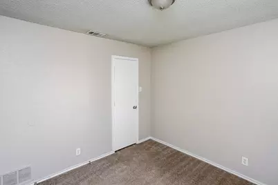 1400 Thackery Drive, Arlington, TX 76018 - Photo 12