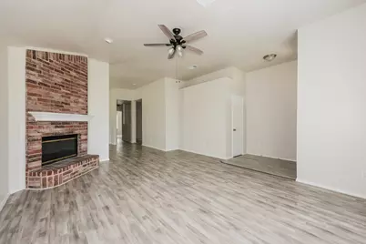 204 Meadowbrooke Drive, Cedar Hill, TX 75104 - Photo 2