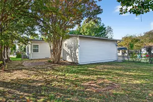 409 W Burton St, Sherman, TX 75092 - Photo 30