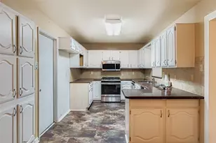 501 Kingston Dr, Grand Prairie, TX 75051 - Photo 12