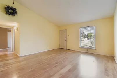 501 Kingston Drive, Grand Prairie, TX 75051 - Photo 6