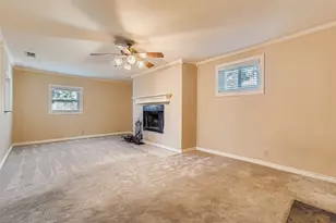 501 Kingston Dr, Grand Prairie, TX 75051 - Photo 8