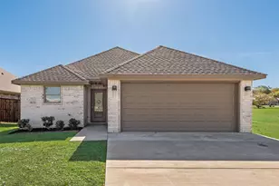 625 Copenhavr St, Pilot Point, TX 76258 - Photo 2