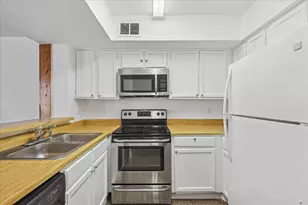 9821 Walnut St, Dallas, TX 75243 - Photo 12