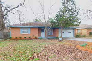 1918 Mohican St, Denton, TX 76209 - Photo 2