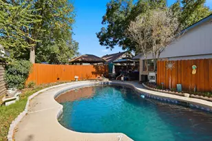 2909 Oakridge Dr, Bedford, TX 76021 - Photo 38