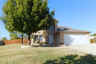 2801 Saddle Dr, Denton, TX 76210 - Photo 2