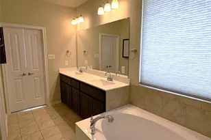 1719 Cross Creek Ln, Cleburne, TX 76033 - Photo 16