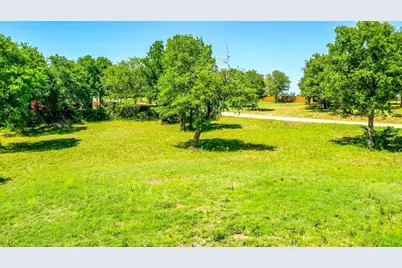 110 Chestnut Court, Stephenville, TX 76401 - Photo 1