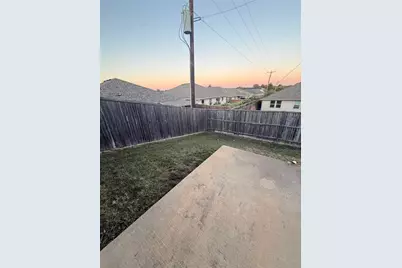 909 Bee Creek Lane, Fort Worth, TX 76120 - Photo 22