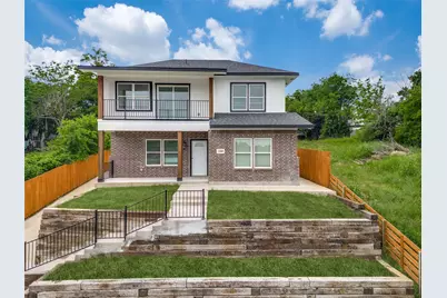 1260 E Magnolia Avenue, Fort Worth, TX 76104 - Photo 1