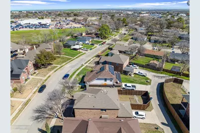 398 N Shore Place, Lewisville, TX 75067 - Photo 4