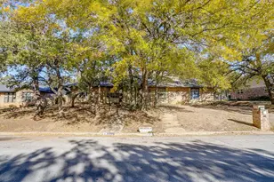2844 Hurstview Dr, Hurst, TX 76054 - Photo 4