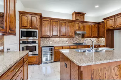 818 La Cima, Irving, TX 75039 - Photo 16